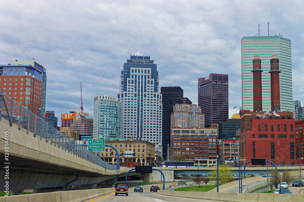 Fototapeta premium Financial District at North End Park in downtown Boston