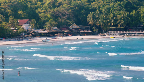 Obraz na płótnie PERHENTIAN KECIL ISLAND, MALAYSIA - MARCH 17, 2013: Pulau Perhentian, Long Beach, Perhentian Island, Terengganu. Azure water. w salonie