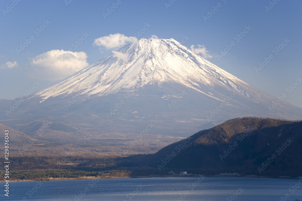 Mount Fuji, 3776m, viewed across Mototsu-Ko, one of the lakes in the Fuji Go-ko (Fuji Five Lakes) region, Honshu, Japan Mount Fuji, 3776m, viewed across Mototsu-Ko, one of the lakes in the Fuji Go-ko (Fuji Five Lakes) region, Honshu, Japan