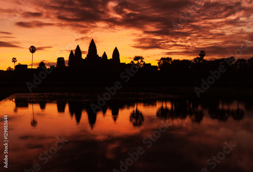 Angkor Wat sunrise © laurent dambies