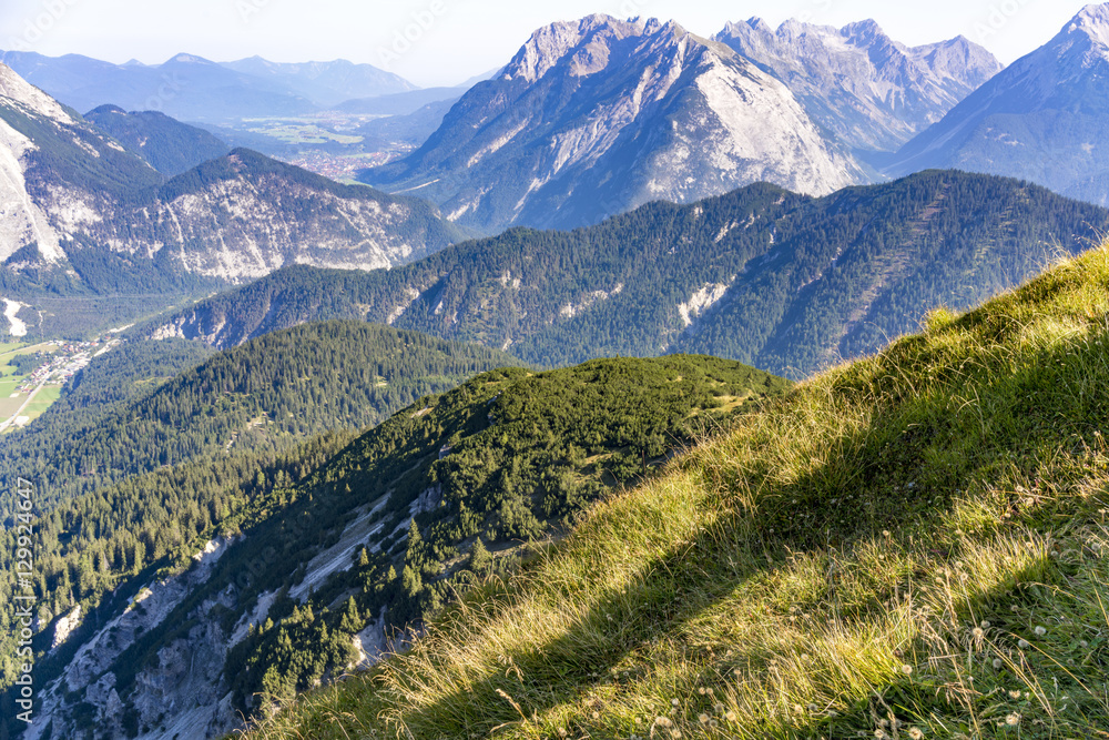 Naklejka premium High altitude alpine view of rugged mountain peaks