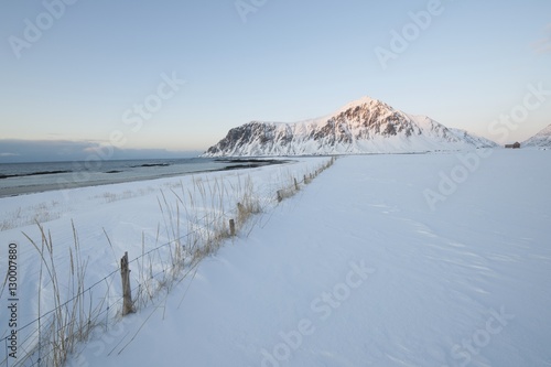 Fototapeta Naklejka Na Ścianę i Meble -  Coastal landscape on Flakstadoya island Loftofen Norway