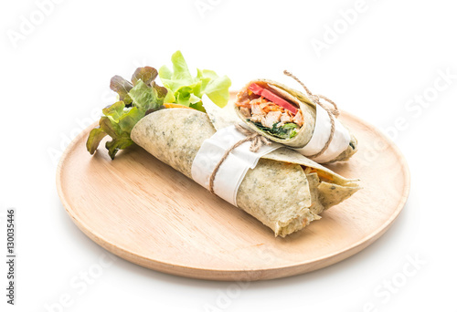 wrap salad roll with chicken and spinach