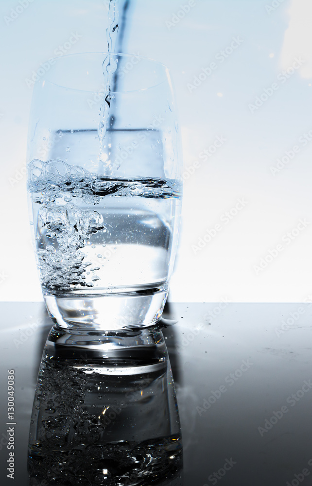Wasserglas - Trinken - Wasser Wasserglas - Trinken - Wasser