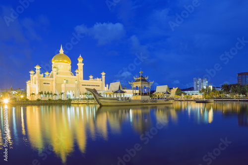 Omar Ali Saifuddien Mosque, Bandar Seri Begawan, Brunei, Borneo photo