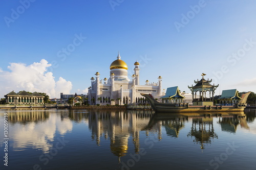 Omar Ali Saifuddien Mosque, Bandar Seri Begawan, Brunei, Borneo photo