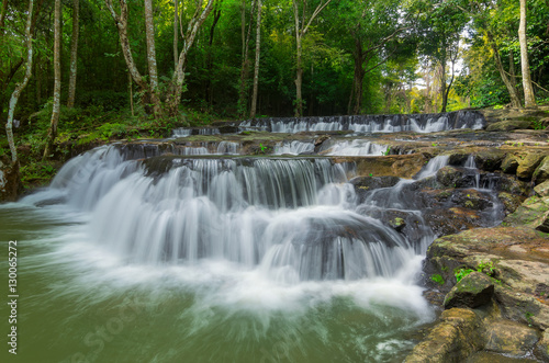 Sam lan waterfall © 24Novembers