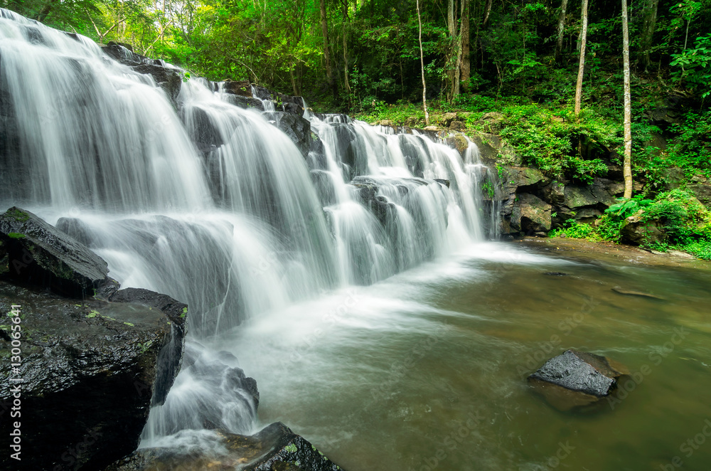 Obraz premium Sam lan waterfall