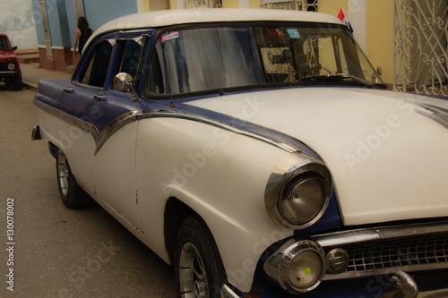 Carros Antigos em Cuba e outros tipos de transporte utilizados na ilha photo