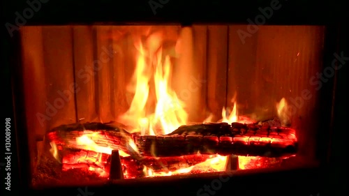 Feu de cheminée, insert, atre 
