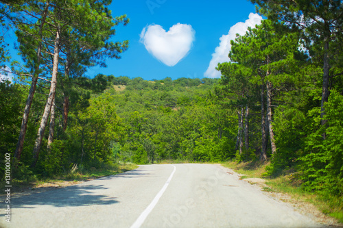 The way to love or a cloud in the shape of a heart