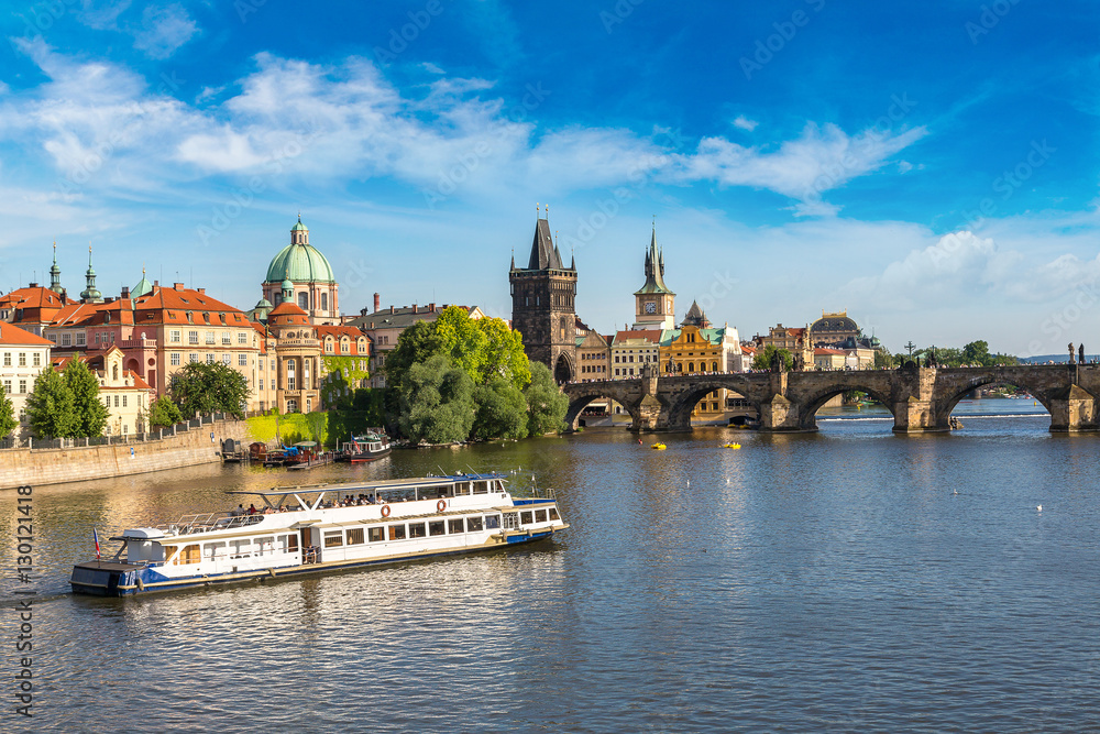 Fototapeta premium Panoramic view of Prague