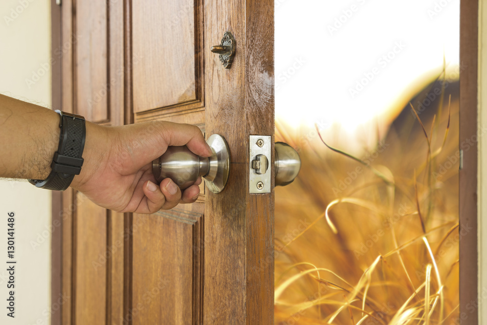 Φωτογραφία abstract scene of man open the wood door to vintage landscape - can use to displ