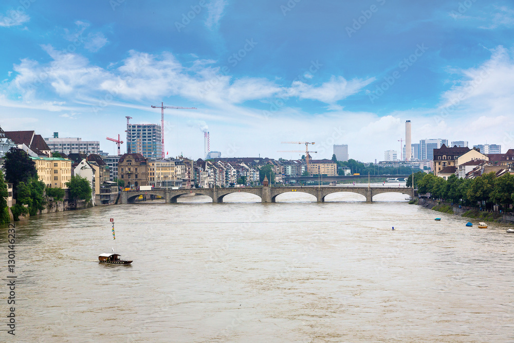 Fototapeta premium Munster and Rhine river in Basel