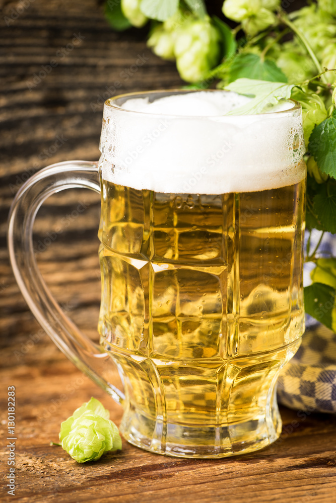 Eine Halbe und Hopfen Eine Halbe und Hopfen