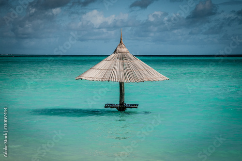 ombrellone alle maldive photo