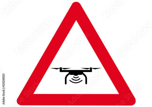 Schild Achtung Drohnenflug