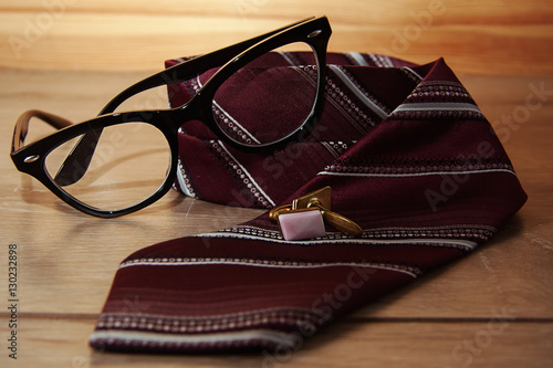 Men's Accessories. Sunglasses, cufflinks and tie