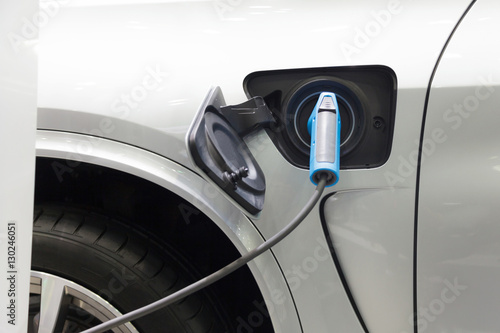 Charging an electric car, Future of transportation