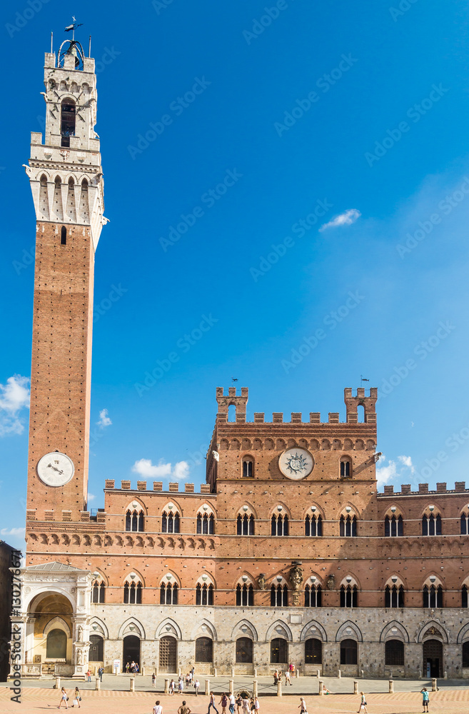 Palazzo Pubblico and Torre del Mangiaþ Siena. Italy