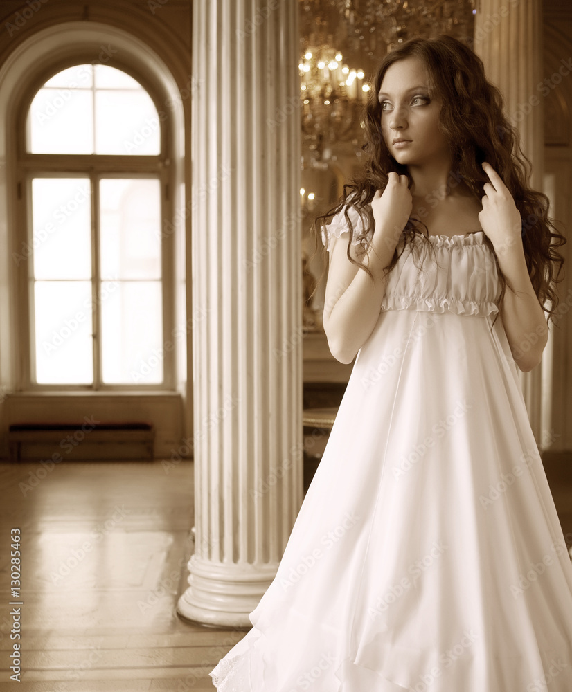 Obraz premium young victorian lady