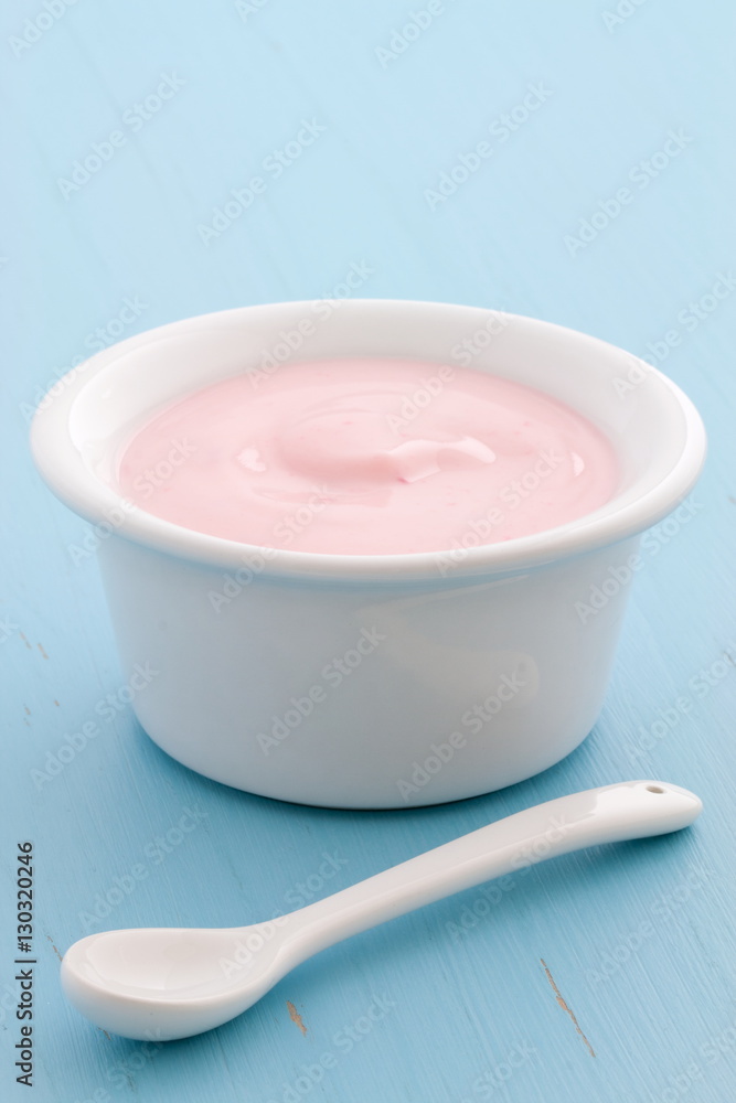 strawberry yogurt strawberry yogurt
