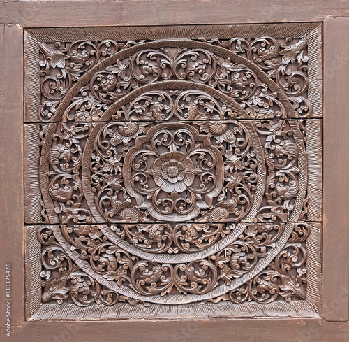 Wood Carving in Flower and Vine Plant Pattern