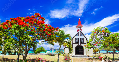 Photo Scenery and landmarks  of beautiful tropical Mauritius island - Red church on th