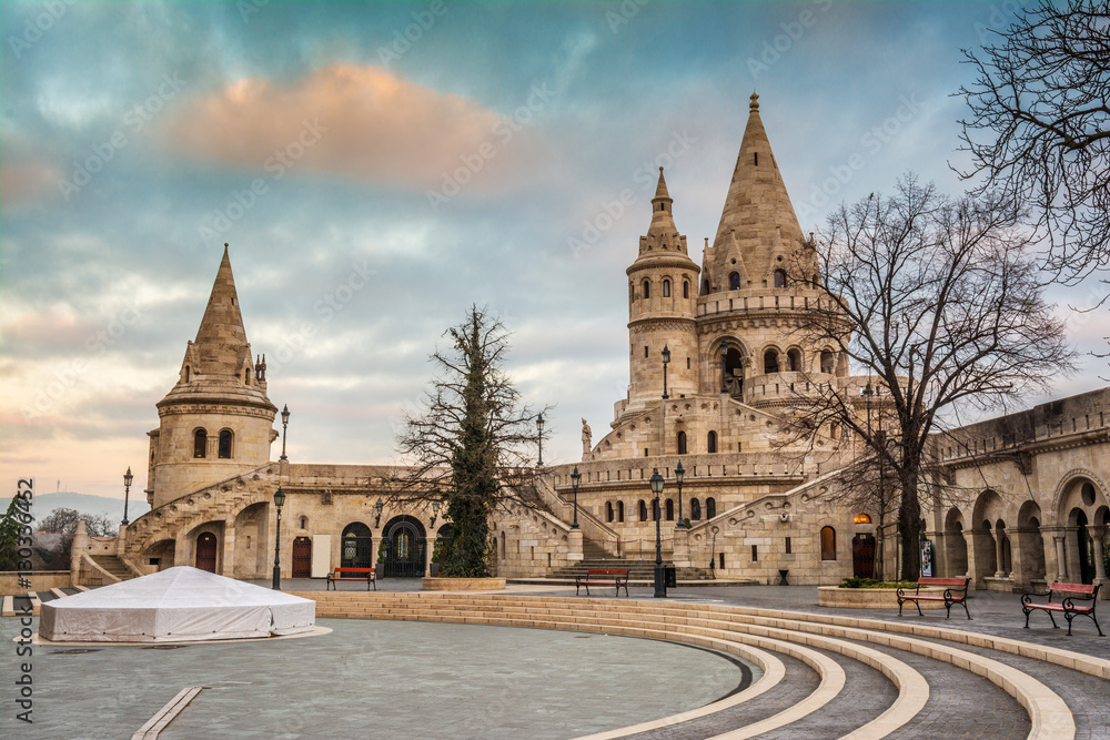 Fototapeta premium sunrise at fisherman bastion in budapest, hungary