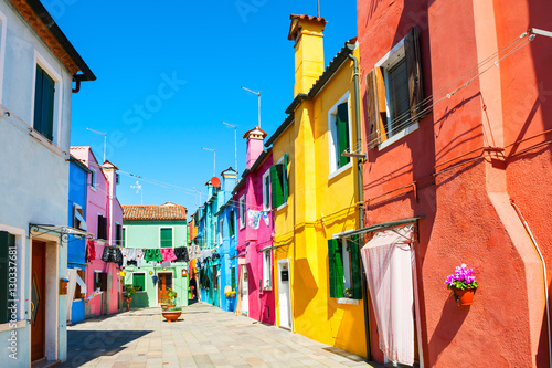 Fototapeta Naklejka Na Ścianę i Meble -  Colorful houses in Burano island near Venice, Italy