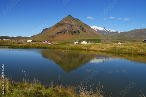 Stapafell und Snaefellsjökull bei Arnarstapi (Island) photo