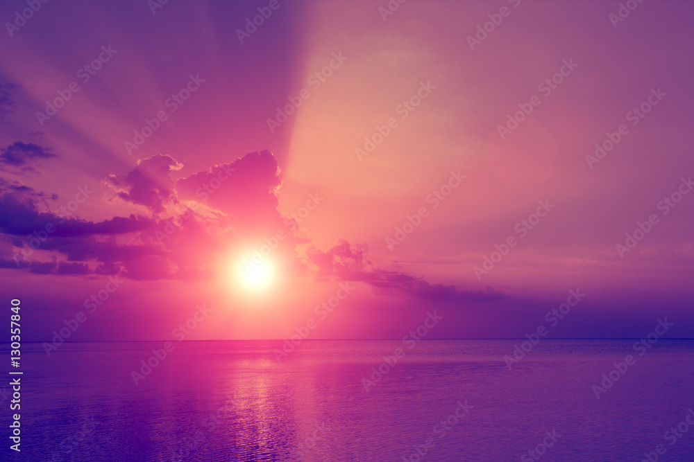 Obraz premium Magic purple sunset over sea