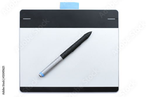 Digital graphic tablet and pen