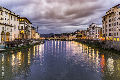 Atardecer sobre el Rio Arno