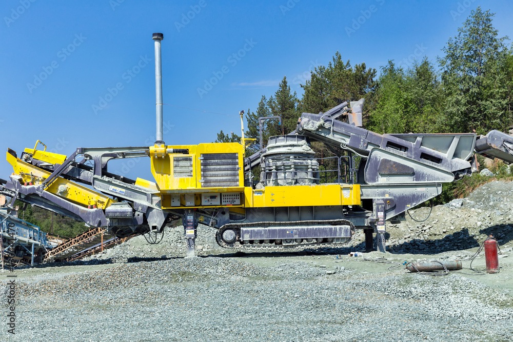 Open pit mining and processing plant for crushed stone, sand and gravel to be used in the roads and construction industry Open pit mining and processing plant for crushed stone, sand and gravel to be used in the roads and construction industry