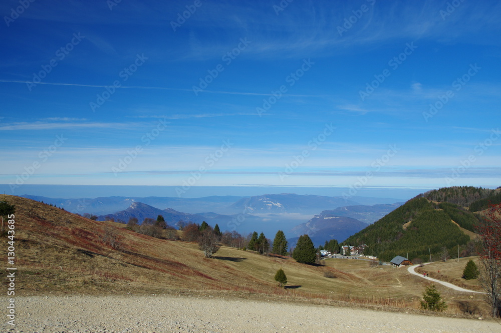 vue sur la cluse d'annecy