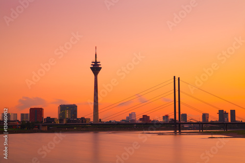 Obraz na płótnie Dusseldorf Skyline at Sunset, Germany w salonie