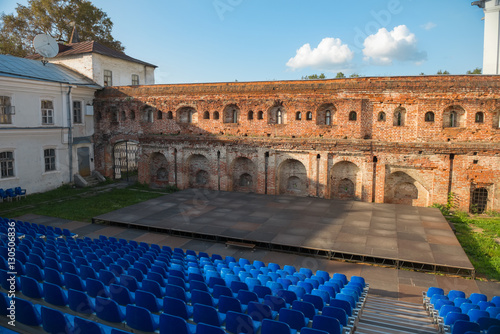 The stage and the seats under the wall of the old fortress. Vologda © Konstantin