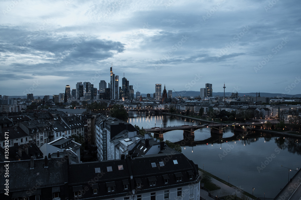 Skyline von Frankfurt am Main am Abend