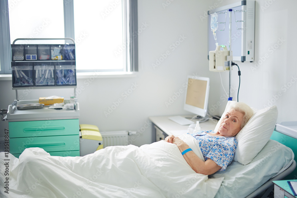 Obraz premium Patient in bed