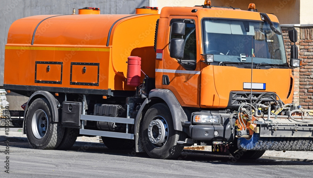 Street sweeper vehicle Street sweeper vehicle