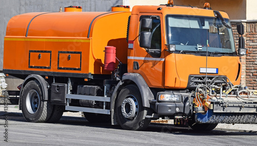 Street sweeper vehicle