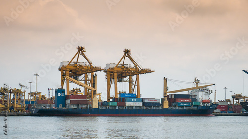 container ship port transportation business