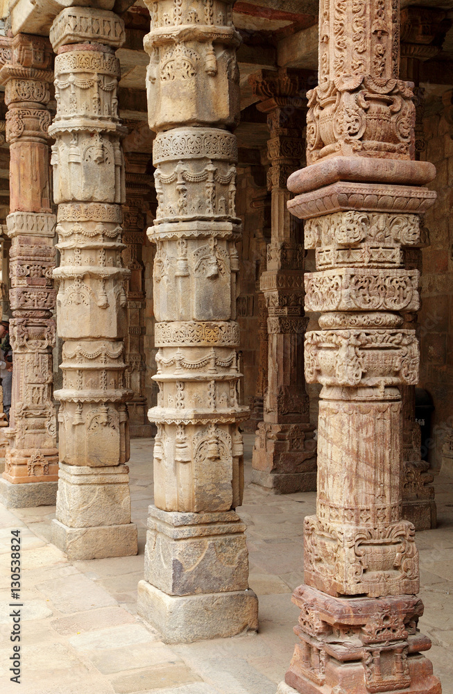 Intricate design on pillars in Qutub Minar complex Intricate design on pillars in Qutub Minar complex