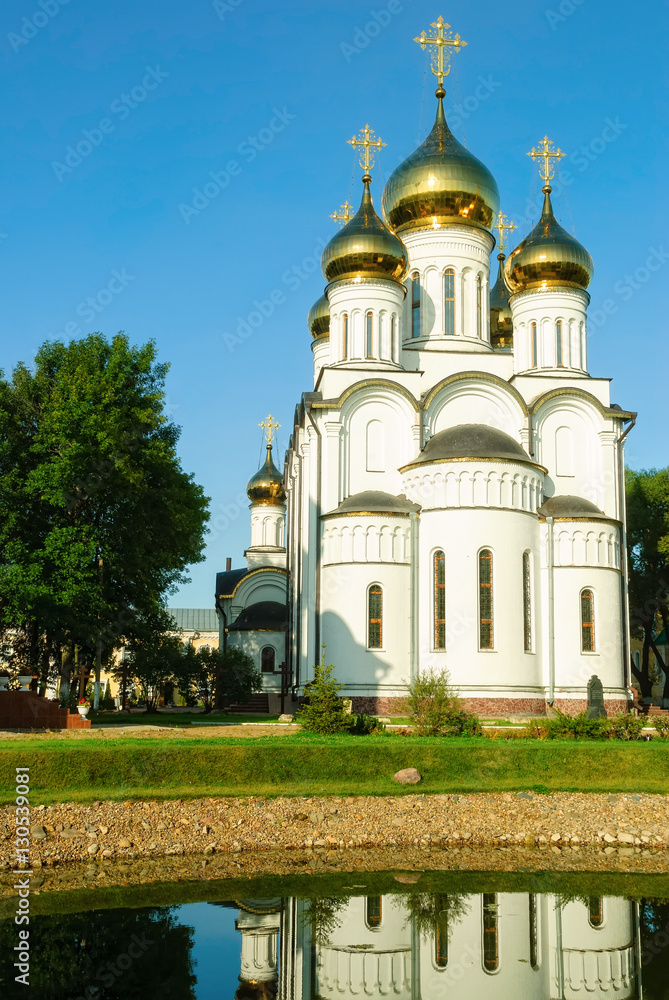 Pereslavl-Zalesskiy, Russia - September 1, 2009: Nicholas The Wonderworker's cathedral and pond