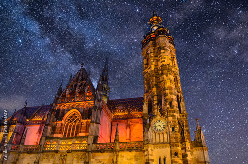 Foto St. Elisabeth Cathedral at night Kosice, Slovakia, Europe