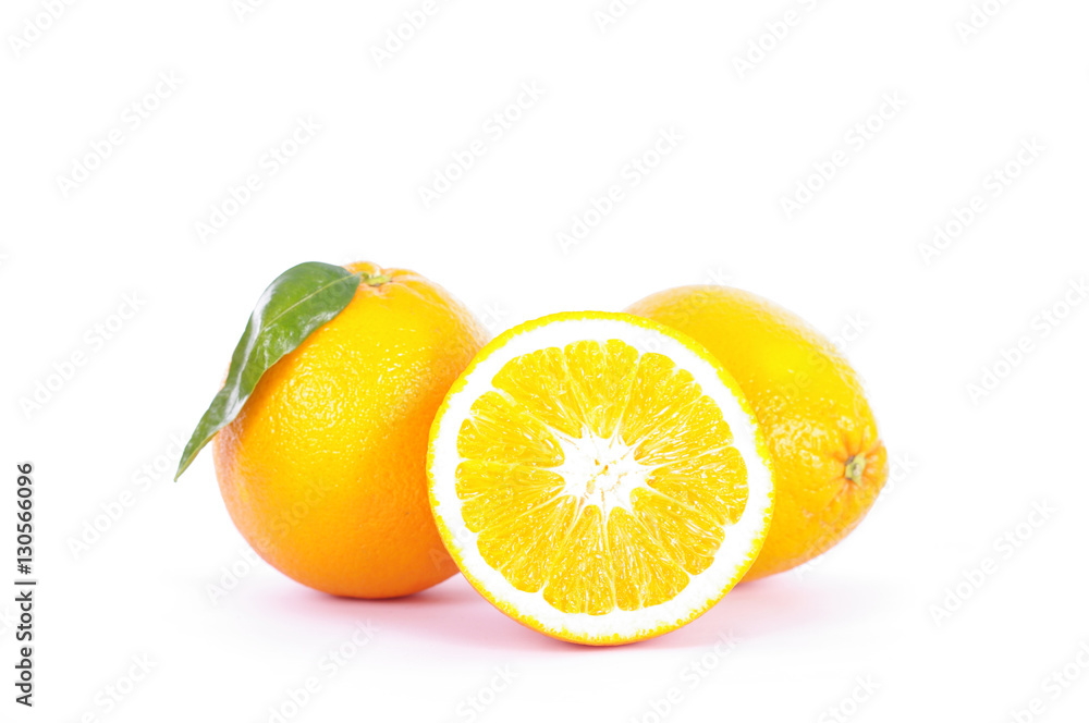Orange vor weißem Hintergrund Orange vor weißem Hintergrund
