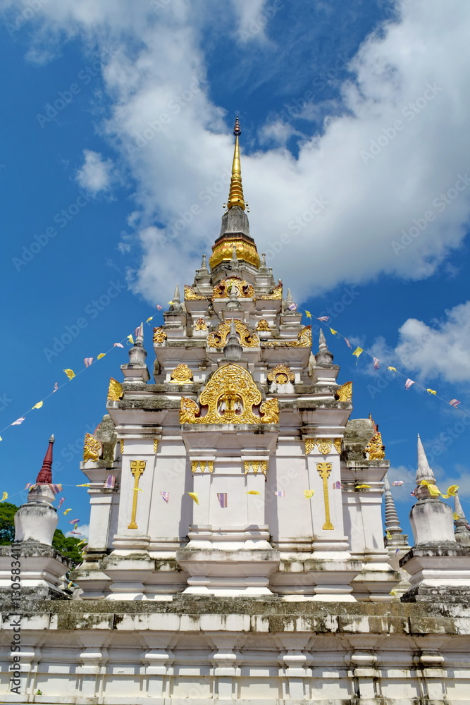 Fototapeta premium pagoda chaiya temple