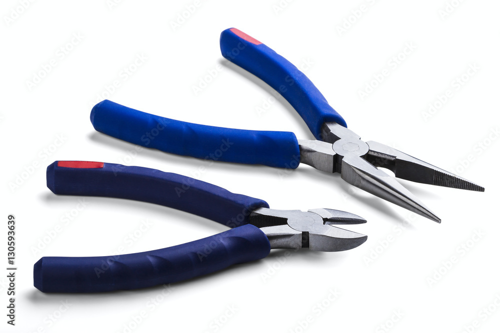 Wire cutting and flat-nose pliers Wire cutting and flat-nose pliers