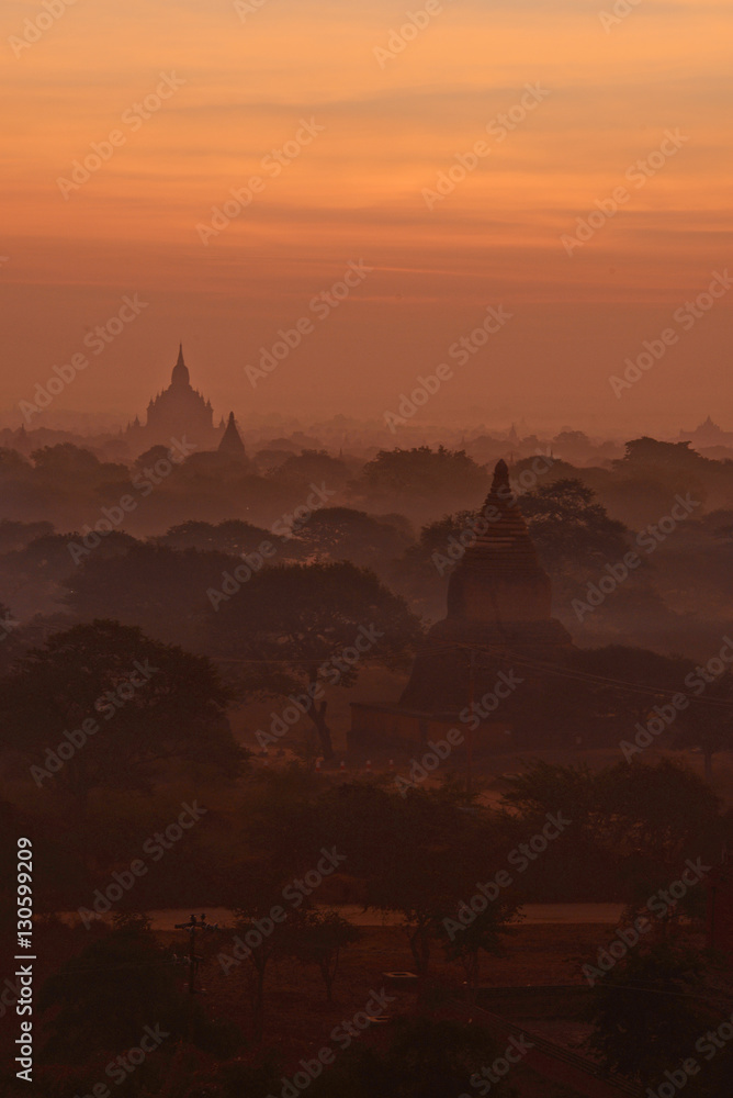 Fototapeta premium bagan morning